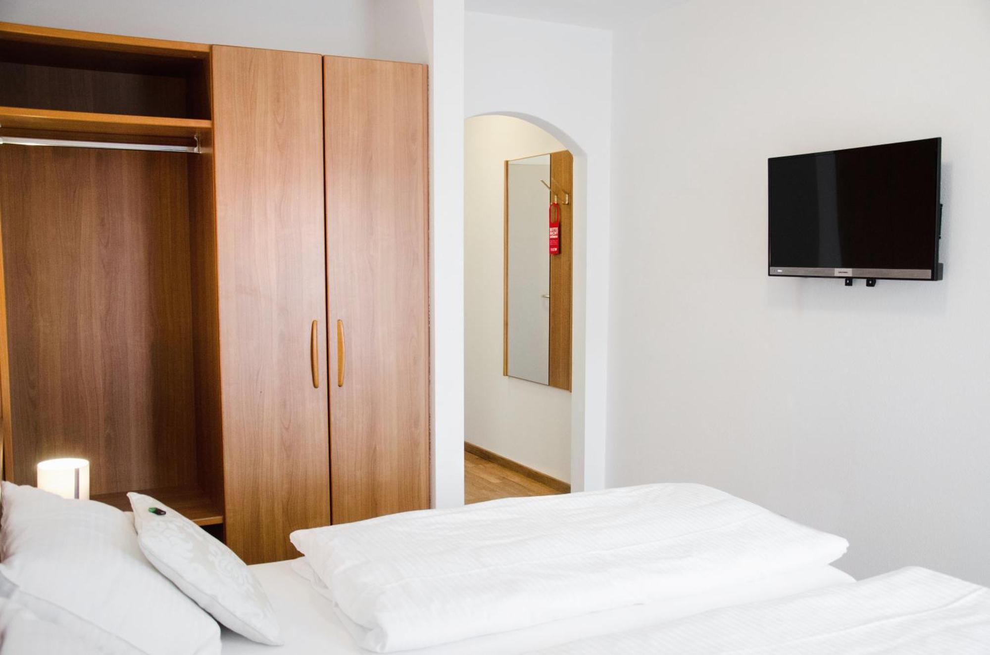 Hotel Blaue Traube ショーンガウ エクステリア 写真